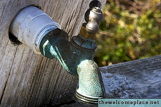 Comment remplacer une vanne d'eau extérieure qui ne sera pas fermée