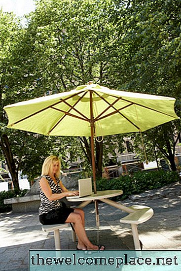 Como substituir o dossel para um guarda-chuva ao ar livre