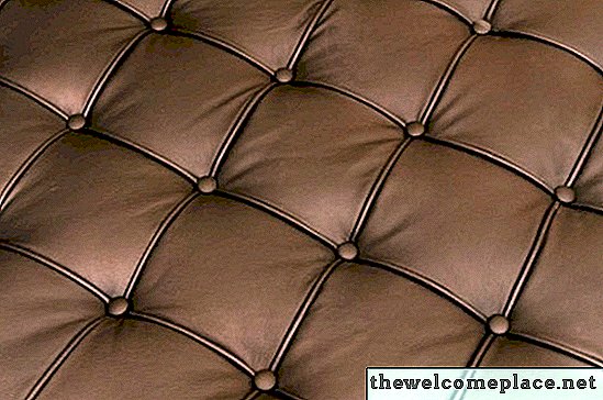 Como substituir os botões da almofada do sofá