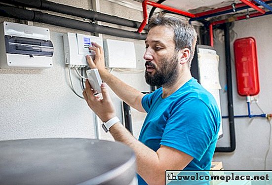 Cómo reemplazar un termostato del calentador de agua Whirlpool