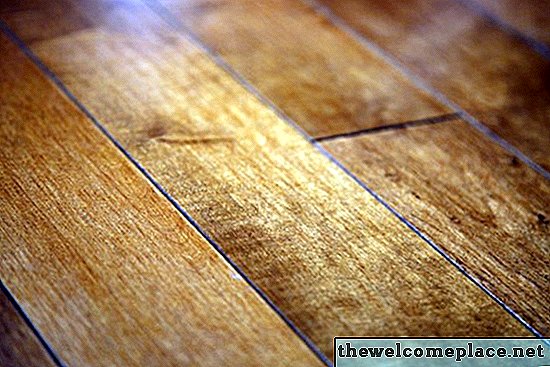 Jak obnovit podlahu z tvrdého dřeva bez broušení