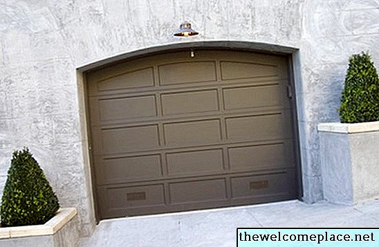 Comment sceller votre porte de garage et construire un mur