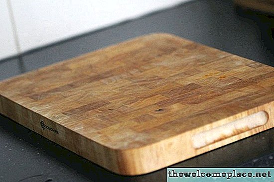 Jak przyprawić drewnianą deskę do krojenia