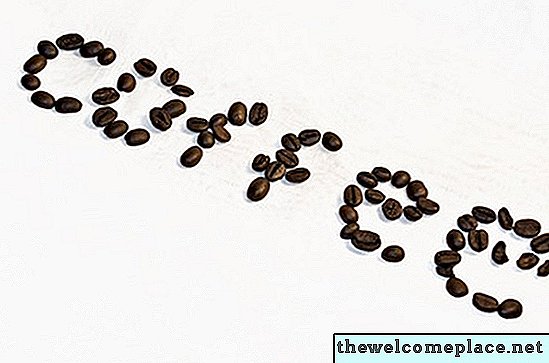 Kā iestatīt kafijas krāsotu audumu traipu
