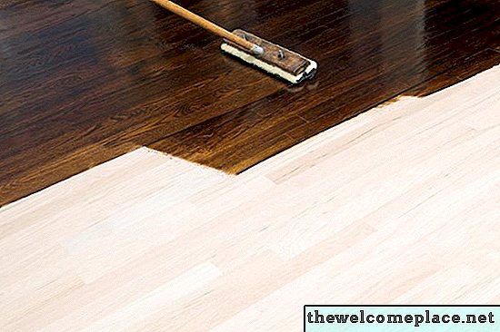 Kuidas värvida puitpõrandaid