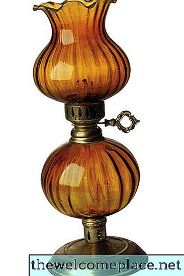 Cómo saber la edad de una lámpara de aceite antigua