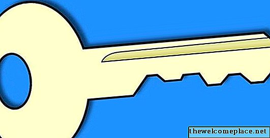 Hvordan fortelle om en nøkkel er laget av messing
