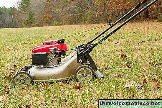 Como solucionar problemas de motores de cortador de grama em purga