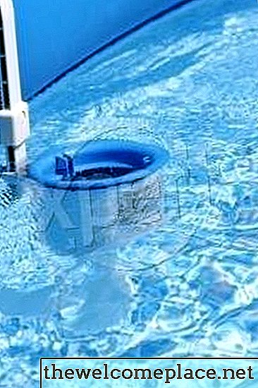 Cómo usar el cloro en una piscina sobre el suelo