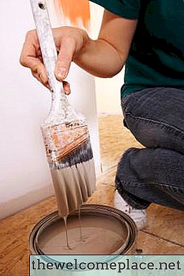 Cómo usar diluyente de pintura para quitar pintura