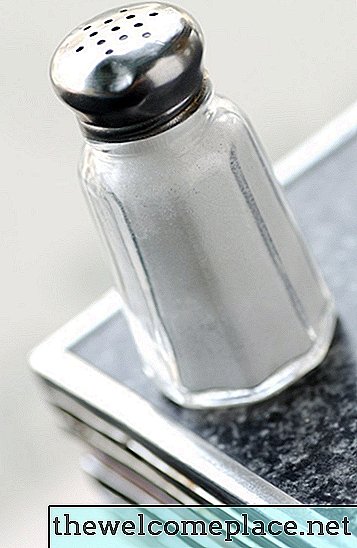 كيفية استخدام الملح لتنعيم الجينز