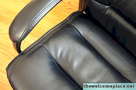 Hoe schoenpoets op lederen meubels te gebruiken