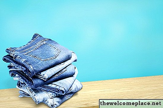 Cách giặt quần jean denim