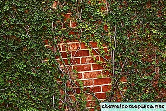Idei pentru ascunderea unui perete exterior de cărămidă