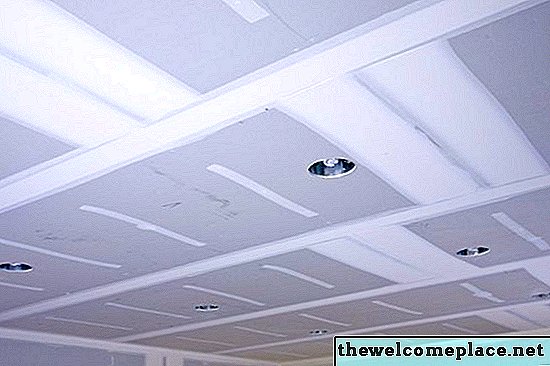 Nápady skrýt špatné stropy