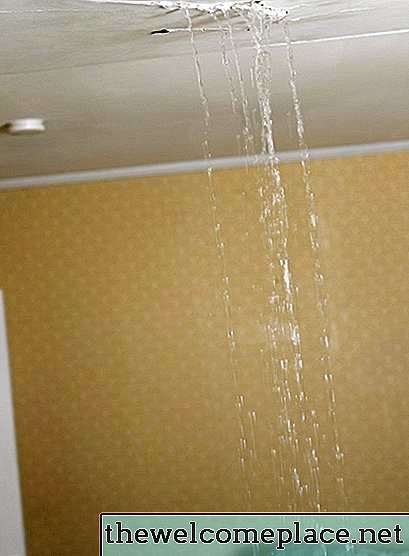 Si ma salle de bains à l'étage est inondée, est-ce mauvais pour le plafond?
