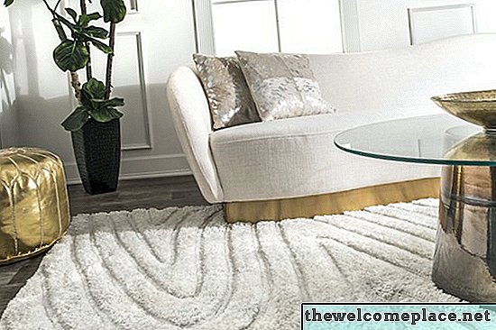 ¿Necesita una renovación? La venta blanca de RugsUSA tiene todo tipo de alfombras con un 75 por ciento de descuento