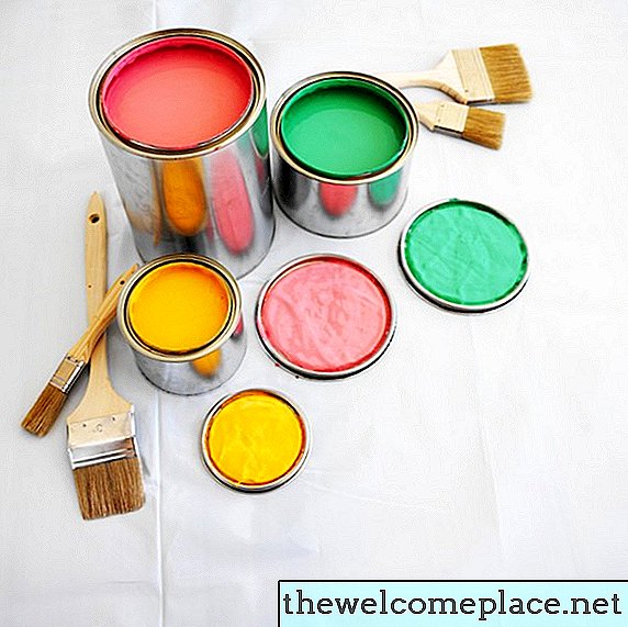 Colore vernice base leggera vs. vernice base media