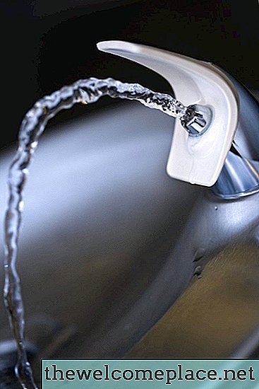 Basse pression dans une fontaine d'eau potable