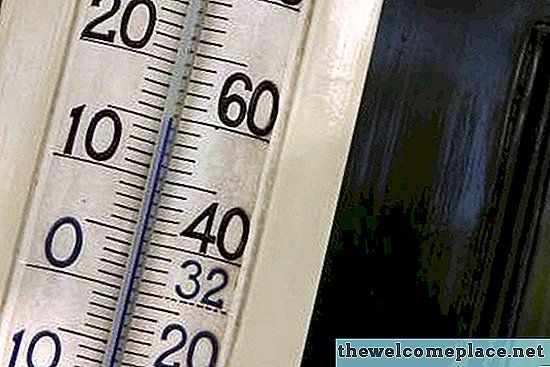 Merkurjev termometer Vs. Termometer z alkoholom