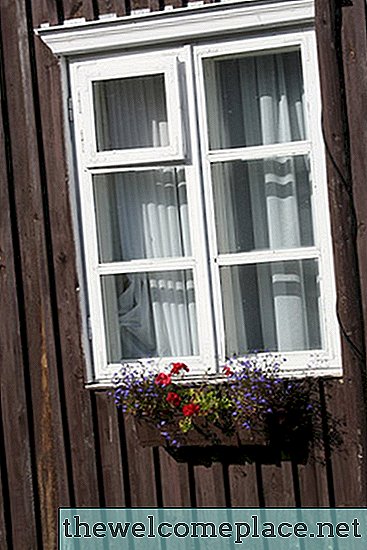 Milgardas vs. „Pella Windows“