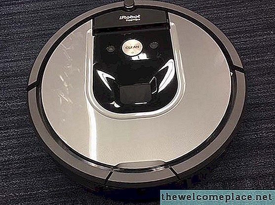 بلدي Roomba لن تهمة على القاعدة