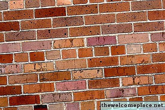 Des moyens naturels pour nettoyer les murs de briques
