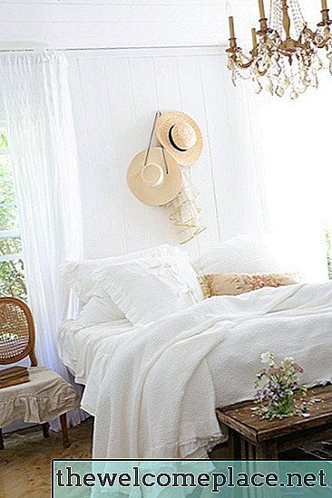 Imagina que eres parisino en una vacación de fin de semana con estas ideas de dormitorio de campo francés