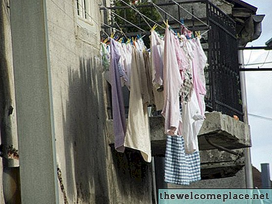 Projekti stojala za sušenje oblačil iz PVC