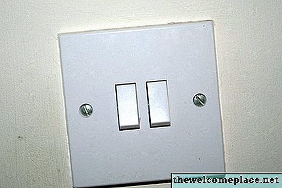 Interruptores de luz regulares vs. Interruptores de tipo basculante
