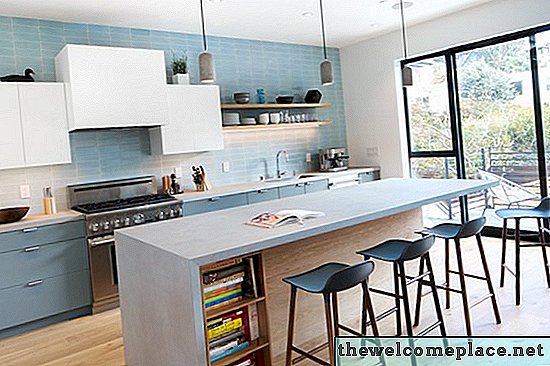 Pengubahsuaian Airy Keluarga San Francisco Mempunyai Dapur Picture-Perfect