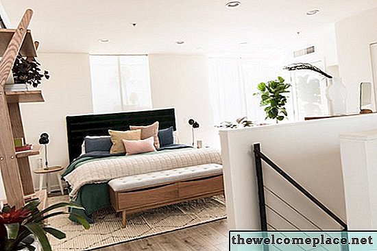 Compre en Hunker House: estilo de dormitorio digno de desmayo con un toque Cali-Cool