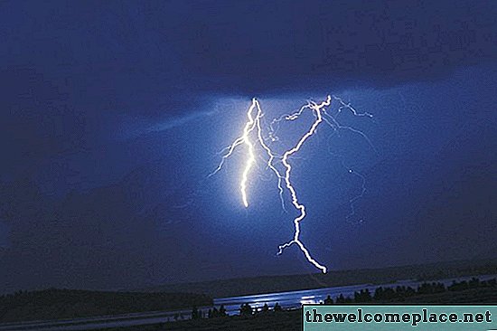 ¿Debe dejar un aire acondicionado funcionando durante una tormenta eléctrica?