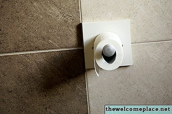 Standardna višina držala toaletnega papirja