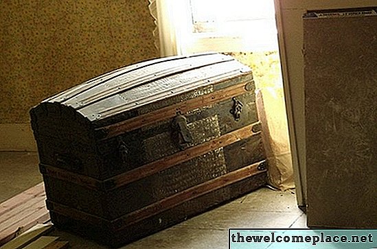 Steamer Trunk Refinishing How to