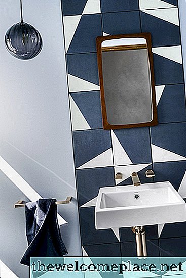 Subway Tile Who? 7 badkamer backsplash ideeën die ervoor zorgen dat je het ooit vergeet