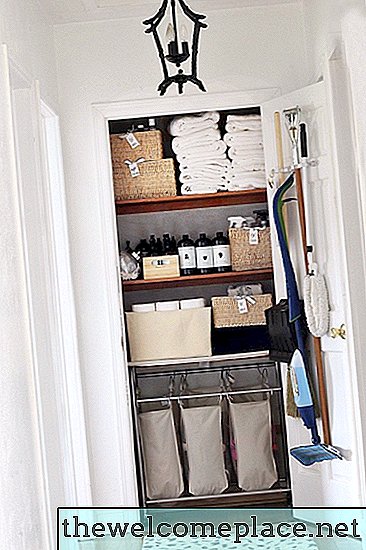 Estes 10 itens podem (finalmente) organizar o seu armário de linho