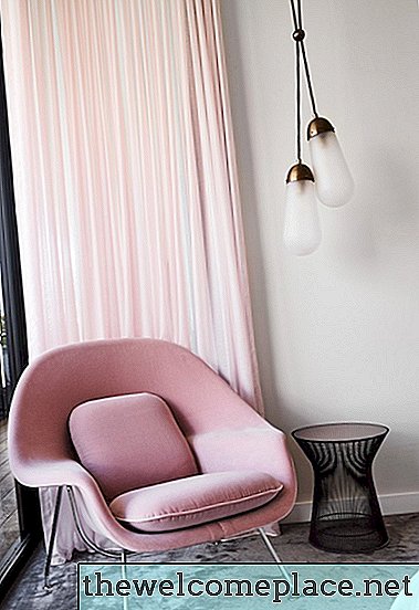 Šīs 15 rozā dzīvojamās istabas ir vienkārši dzirkstošas