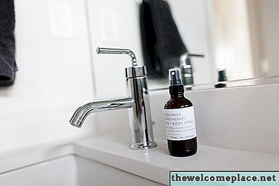 Ovaj vodič za vodovodne instalacije u kupaonici osigurava da će vaša soba izgledati besprijekorno