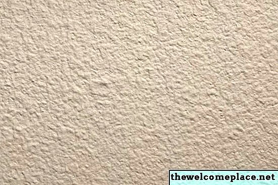Conseils pour clouer dans les murs en plâtre dur