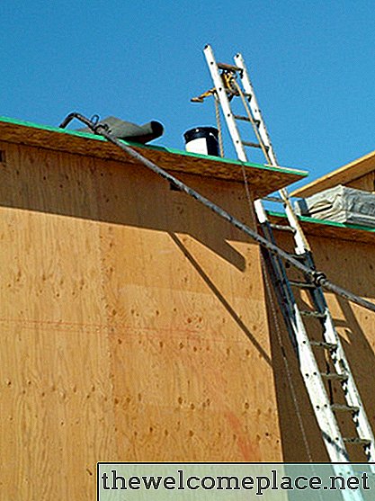 एक खड़ी छत पर चढ़ने के लिए उपकरण