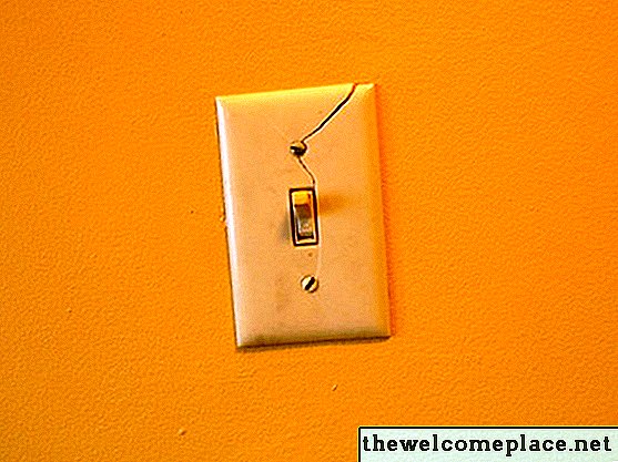 Quais são os perigos dos interruptores de luz soltos?