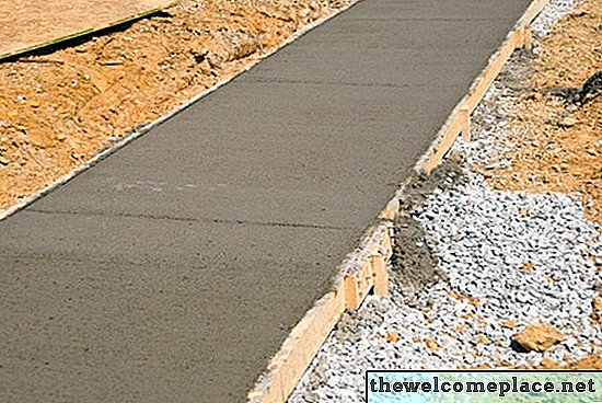 Kas lemia betono trupėjimą?