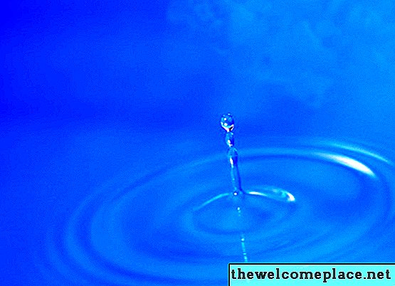 Hva er årsaken til hvite partikler i filtrert vann?
