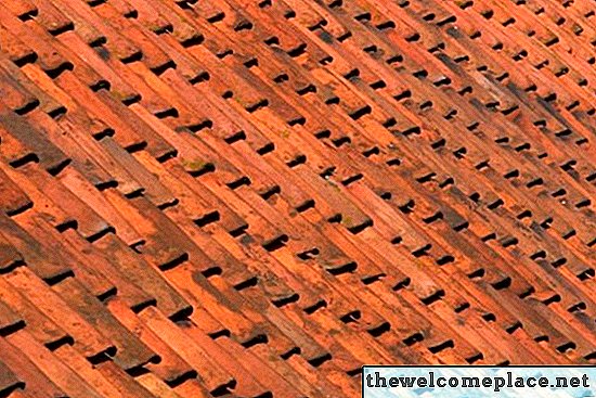 Welche Farben passen zu einem orange-braunen Dach?