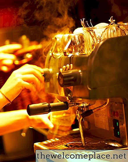 Was löst Kaffeebohnenöl auf?