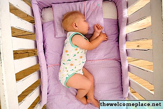 Quelle est la bonne hauteur pour un matelas de lit de bébé?