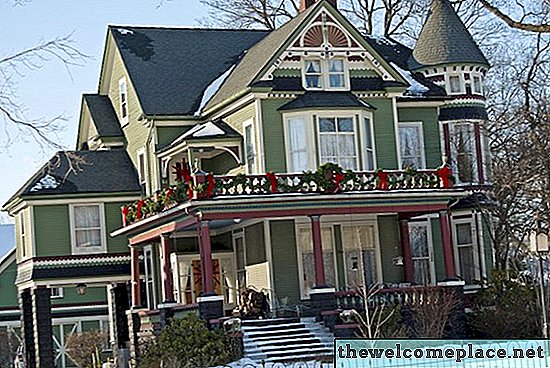Was ist der Unterschied zwischen einem Queen Anne Style-Haus und einem viktorianischen?