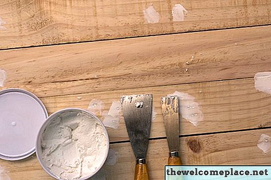 ما هو الفرق بين المعجون الخشب وحشو الخشب؟
