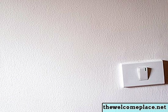 ¿Qué tipo de accesorios de luz necesita para un interruptor de atenuación?